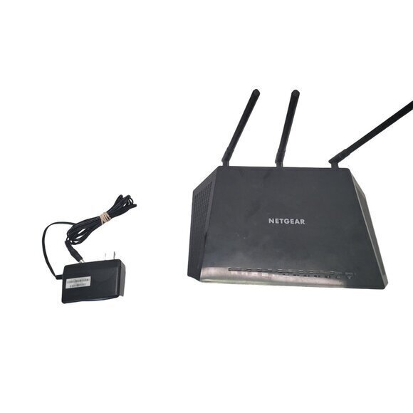 NETGEAR R6700V3‎ Nighthawk AC1750 Smart WiFi Router - Picture 2 of 4